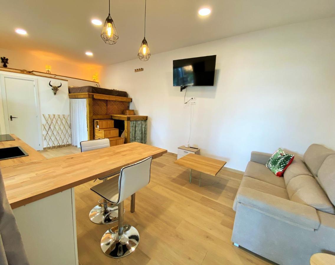 Villa Sitges El Ranch Amaizing Outdoor Areas Beaches At 5 Minutes Walk Sitges At 15 Min Drive Ac Pool Jacuzzi & Garden Xxl Calafell Ngoại thất bức ảnh